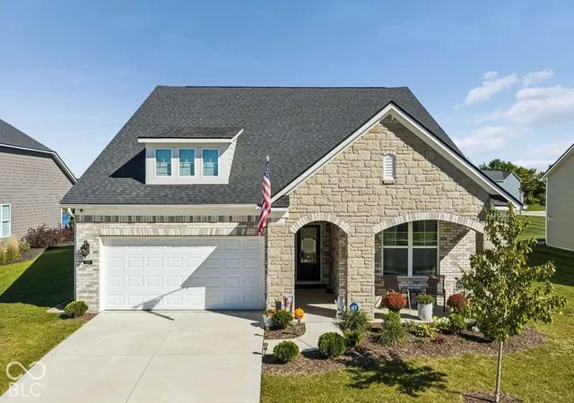Photo 1 of Single family home for sale at 3337 Sunnyvale Dr, Brownsburg, IN 46112 | MLS# 22127238 | Listing updated on 2026-10-08