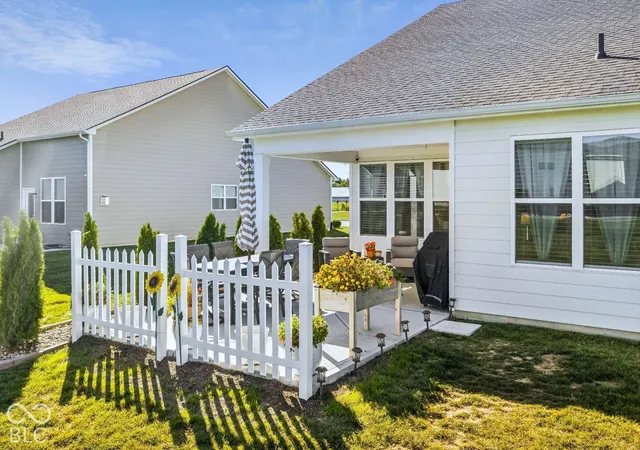 Photo 4 of Single family home for sale at 3337 Sunnyvale Dr, Brownsburg, IN 46112 | MLS# 22127238 | Listing updated on 2026-10-08