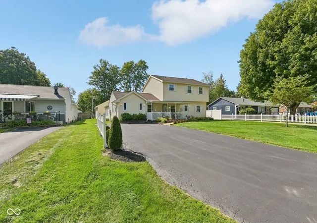Photo 2 of Single family home for sale at 1024 E Auman Dr, Carmel, IN 46032 | MLS# 22127239 | Listing updated on 2026-09-24