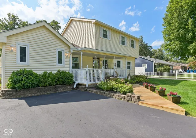 Photo 3 of Single family home for sale at 1024 E Auman Dr, Carmel, IN 46032 | MLS# 22127239 | Listing updated on 2026-09-24