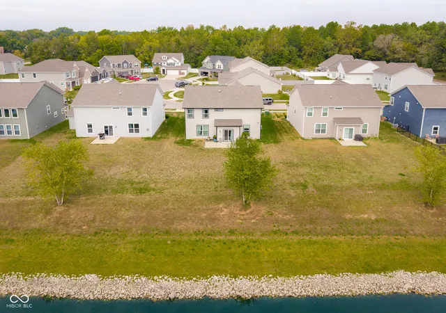 Photo 2 of Single family home for sale at 5717 Lauren Ln, Columbus, IN 47203 | MLS# 22127245 | Listing updated on 2026-09-22