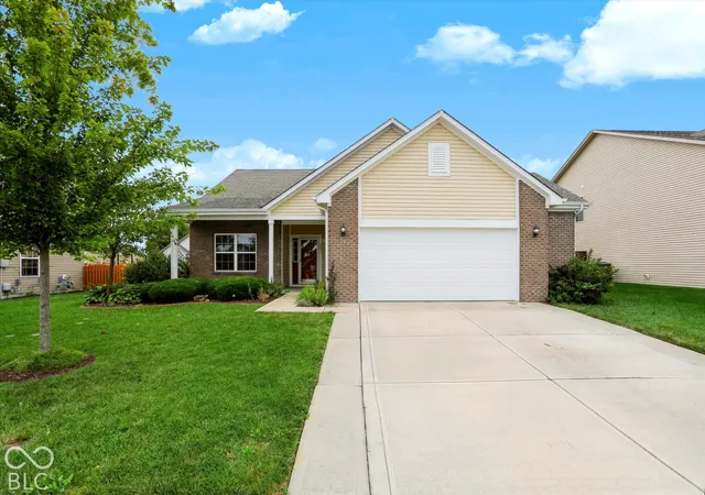 Photo 1 of Single family home for sale at 707 Prospector Dr, Greenfield, IN 46140 | MLS# 22127258 | Listing updated on 2026-09-26