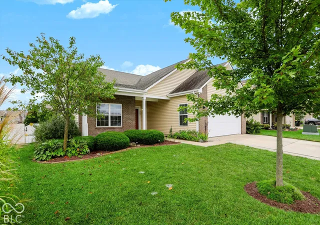 Photo 2 of Single family home for sale at 707 Prospector Dr, Greenfield, IN 46140 | MLS# 22127258 | Listing updated on 2026-09-26