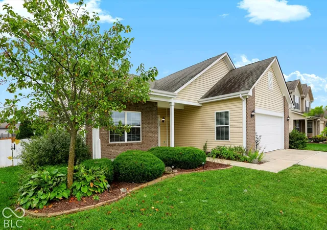 Photo 4 of Single family home for sale at 707 Prospector Dr, Greenfield, IN 46140 | MLS# 22127258 | Listing updated on 2026-09-26