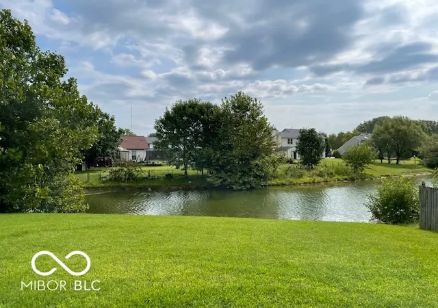Photo 4 of Single family home for sale at 7213 Tappan Dr, Indianapolis, IN 46268 | MLS# 22127270 | Listing updated on 2026-09-21