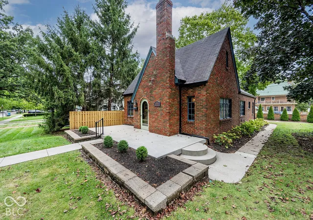 Photo 3 of Sale Pending at 5203 N Delaware St, Indianapolis, IN 46220 | MLS# 22127274 | Listing updated on 2026-09-26