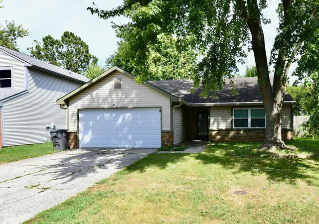 Photo 2 of Sale Pending at 6794 Dunsany Ln, Indianapolis, IN 46254 | MLS# 22127277 | Listing updated on 2026-09-27