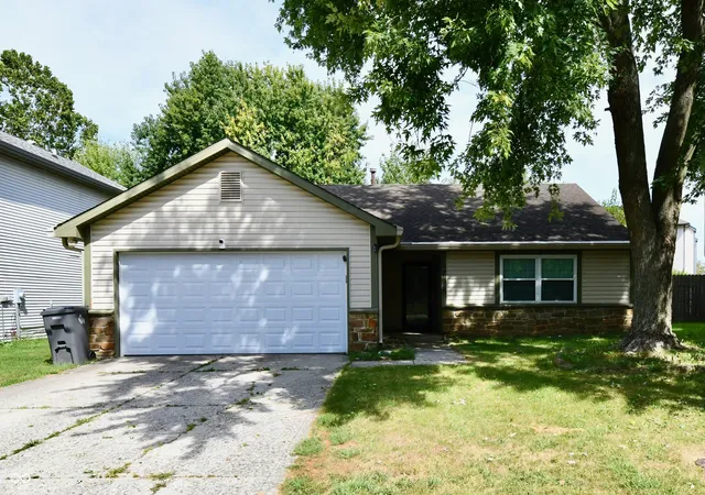 Photo 3 of Sale Pending at 6794 Dunsany Ln, Indianapolis, IN 46254 | MLS# 22127277 | Listing updated on 2026-09-27
