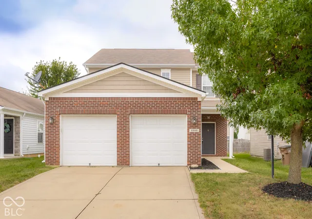 Photo 1 of Single family home for sale at 2322 Middle View Dr, Columbus, IN 47201 | MLS# 22127286 | Listing updated on 2026-09-24