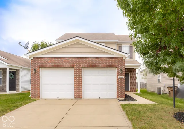 Photo 4 of Single family home for sale at 2322 Middle View Dr, Columbus, IN 47201 | MLS# 22127286 | Listing updated on 2026-09-24