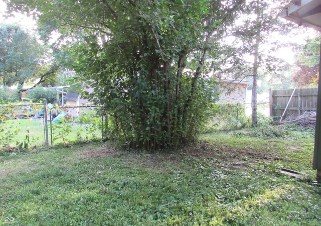 Photo 4 of Single family home for sale at 506 Wayne Ave, Crawfordsville, IN 47933 | MLS# 22127290 | Listing updated on 2026-09-30