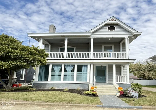 Single family home for sale at 336 W Broadway St, Shelbyville, IN 46176 | MLS# 22127292
