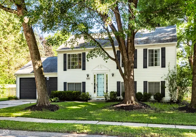 Photo 2 of Single family home for sale at 11549 Crk Side Ln, Carmel, IN 46033 | MLS# 22127298 | Listing updated on 2026-09-24