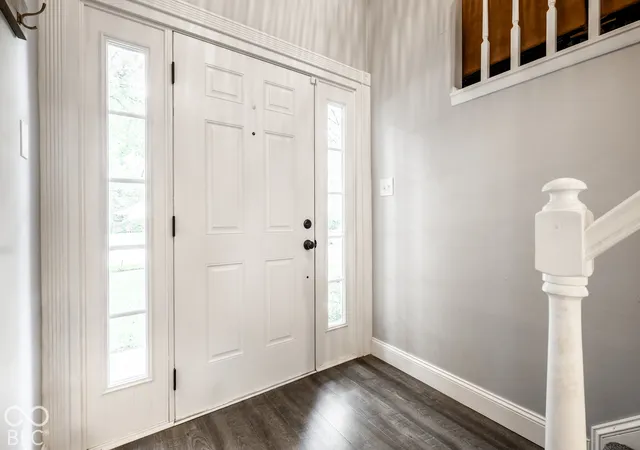 Photo 4 of Single family home for sale at 11549 Crk Side Ln, Carmel, IN 46033 | MLS# 22127298 | Listing updated on 2026-09-24