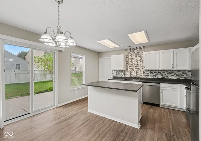Photo 4 of Single family home for sale at 6921 Maywood Cir, Avon, IN 46123 | MLS# 22127301 | Listing updated on 2026-09-22