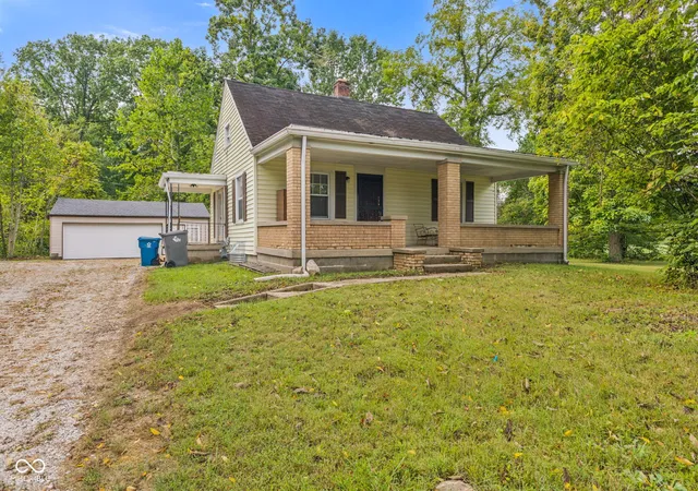 Photo 1 of Single family home for sale at 6725 Camby Rd, Indianapolis, IN 46221 | MLS# 22127305 | Listing updated on 2026-09-28