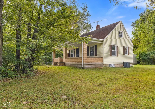 Photo 2 of Single family home for sale at 6725 Camby Rd, Indianapolis, IN 46221 | MLS# 22127305 | Listing updated on 2026-09-28