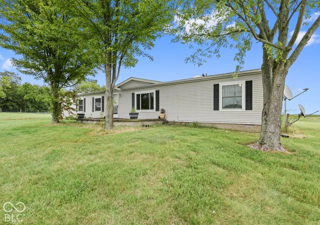 Photo 2 of Sale Pending at 2188 S County Rd 950 E, New Castle, IN 47362 | MLS# 22127306 | Listing updated on 2026-10-01