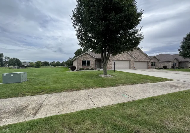 Photo 2 of Condo for sale at 109 Cardinal Ln, Alexandria, IN 46001 | MLS# 22127313 | Listing updated on 2026-09-22