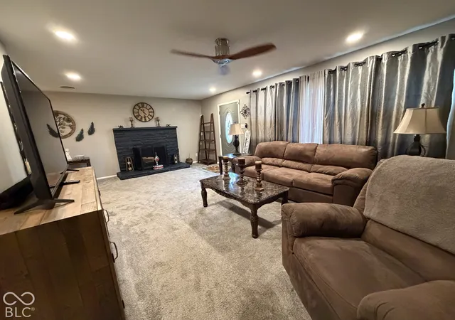 Photo 3 of Single family home for sale at 1010 Crescent Dr, New Castle, IN 47362 | MLS# 22127316 | Listing updated on 2026-09-24