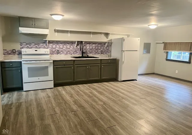 Photo 3 of Manufactured home for sale at 10259 Deer Run Rd, Poland, IN 47868 | MLS# 22127323 | Listing updated on 2026-09-25