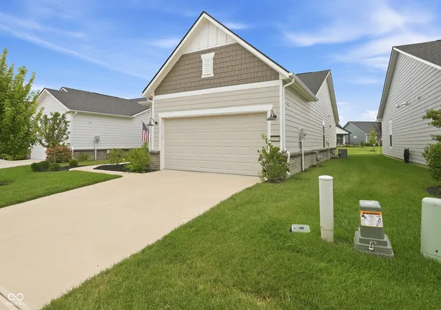 Photo 2 of Single family home for sale at 2674 Old Rosebud Ln, Westfield, IN 46074 | MLS# 22127333 | Listing updated on 2026-09-22