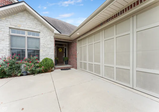 Photo 3 of Single family home for sale at 6139 Horizon Dr, Columbus, IN 47201 | MLS# 22127335 | Listing updated on 2026-09-22