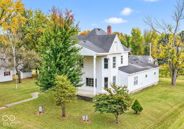 Photo 1 of Single family home for sale at 703 E Walnut, Frankton, IN 46044 | MLS# 22127340 | Listing updated on 2026-10-27