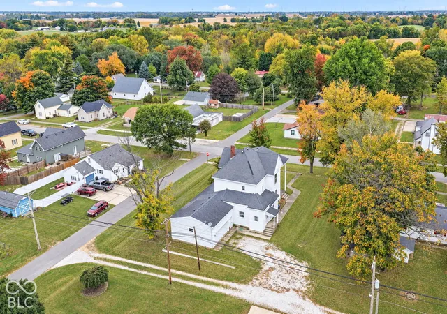 Photo 2 of Single family home for sale at 703 E Walnut, Frankton, IN 46044 | MLS# 22127340 | Listing updated on 2026-10-27