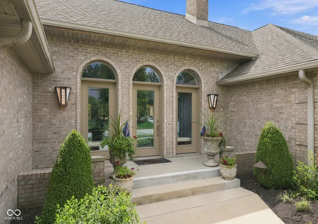 Photo 3 of Sale Pending at 7101 W Augusta Blvd, Yorktown, IN 47396 | MLS# 22127346 | Listing updated on 2026-10-06