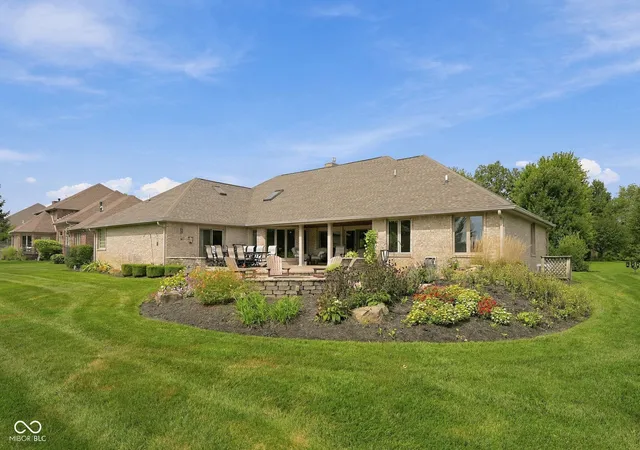 Photo 4 of Sale Pending at 7101 W Augusta Blvd, Yorktown, IN 47396 | MLS# 22127346 | Listing updated on 2026-10-06