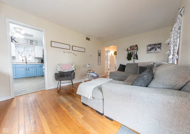 Photo 3 of Single family home for sale at 2013 14th Street, Columbus, IN 47201 | MLS# 22127348 | Listing updated on 2026-09-22