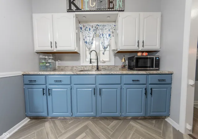 Photo 4 of Single family home for sale at 2013 14th Street, Columbus, IN 47201 | MLS# 22127348 | Listing updated on 2026-09-22