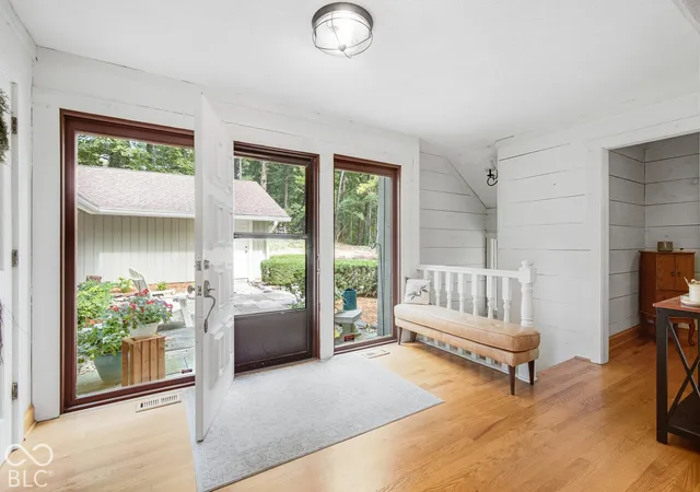 Photo 3 of Single family home for sale at 890 Starkey Rd, Zionsville, IN 46077 | MLS# 22127355 | Listing updated on 2026-10-06