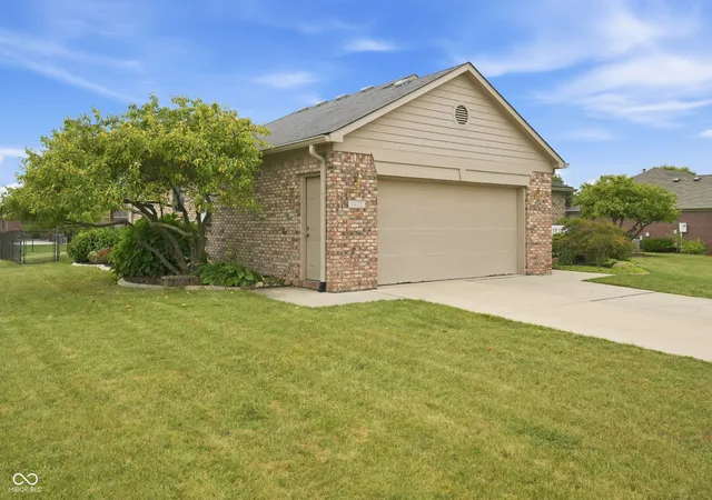 Photo 2 of Sale Pending at 1477 Janetta Ct, Danville, IN 46122 | MLS# 22127359 | Listing updated on 2026-10-03