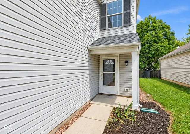 Photo 2 of Single family home for sale at 11532 Glenn Abbey Ln, Indianapolis, IN 46235 | MLS# 22127374 | Listing updated on 2026-09-22