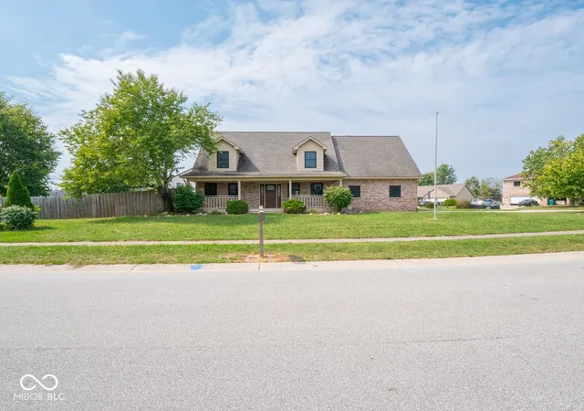 Photo 1 of Single family home for sale at 62 Eastview Dr, Bargersville, IN 46106 | MLS# 22127380 | Listing updated on 2026-09-23