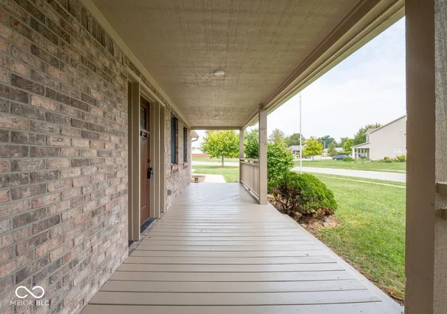 Photo 4 of Single family home for sale at 62 Eastview Dr, Bargersville, IN 46106 | MLS# 22127380 | Listing updated on 2026-09-23
