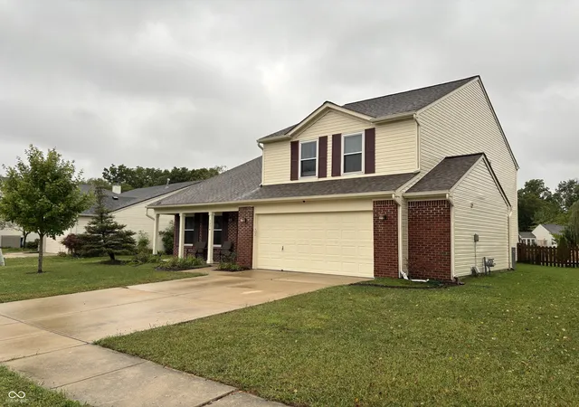 Photo 3 of Single family home for sale at 1274 River Ridge Dr, Brownsburg, IN 46112 | MLS# 22127384 | Listing updated on 2026-09-22