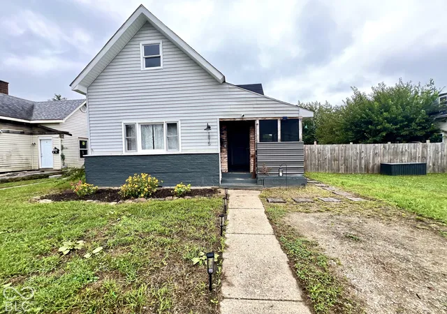 Photo 4 of Single family home for sale at 1815 Pearl St, Anderson, IN 46016 | MLS# 22127393 | Listing updated on 2026-09-24