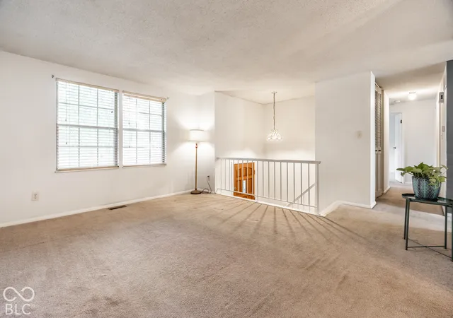 Photo 4 of Single family home for sale at 5532 Pappas Dr, Indianapolis, IN 46237 | MLS# 22127394 | Listing updated on 2026-10-02