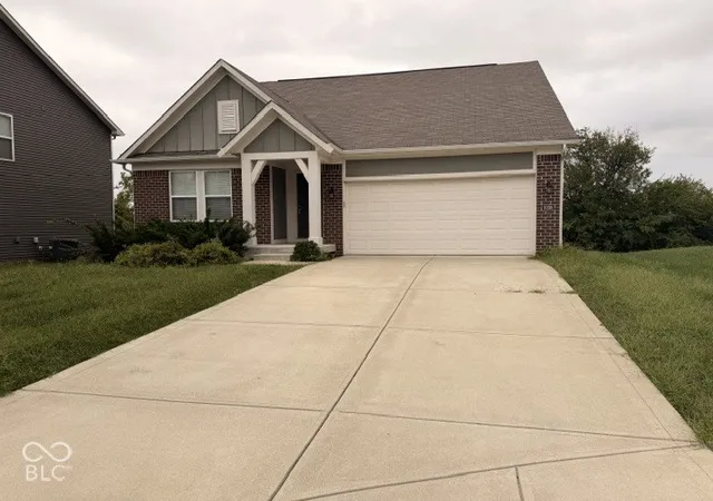 Photo 1 of Single family home for sale at 5038 Arling Ct, Indianapolis, IN 46237 | MLS# 22127395 | Listing updated on 2026-10-03