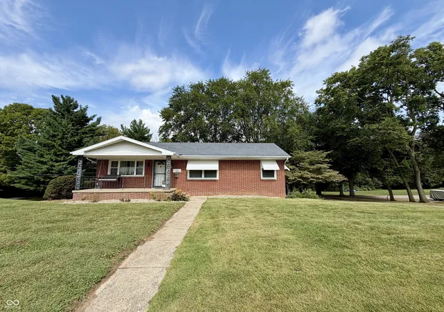 Single family home for sale at 1029 Orchard Dr, Covington, IN 47932 | MLS# 22127396