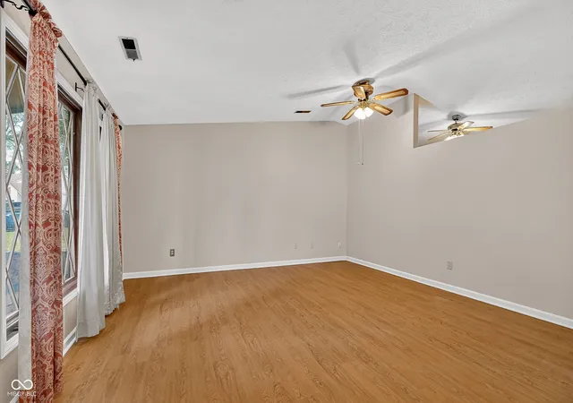 Photo 4 of Single family home for sale at 1627 Countryside Ln, Indianapolis, IN 46231 | MLS# 22127401 | Listing updated on 2026-09-24
