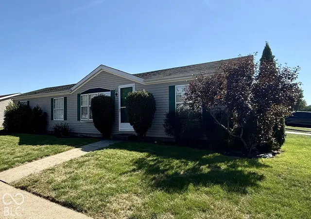 Photo 1 of Single family home for sale at 3313 Deerbrook Dr, Columbus, IN 47203 | MLS# 22127402 | Listing updated on 2026-10-02