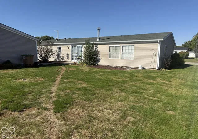 Photo 4 of Single family home for sale at 3313 Deerbrook Dr, Columbus, IN 47203 | MLS# 22127402 | Listing updated on 2026-10-02