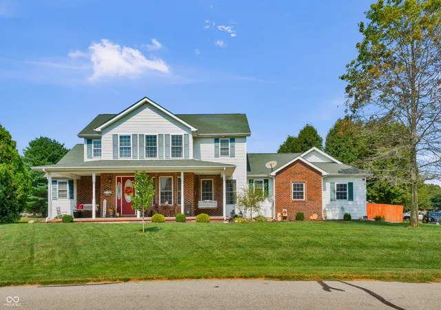 Photo 1 of Single family home for sale at 5522 River Birch Dr, Columbus, IN 47201 | MLS# 22127408 | Listing updated on 2026-09-22
