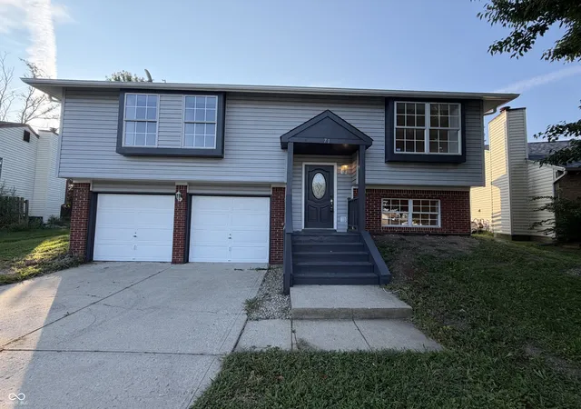 Single family home for sale at 71 Westridge Pl, Greenwood, IN 46142 | MLS# 22127409