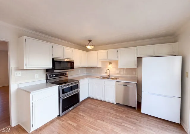 Photo 2 of Single family home for sale at 71 Westridge Pl, Greenwood, IN 46142 | MLS# 22127409 | Listing updated on 2026-09-22