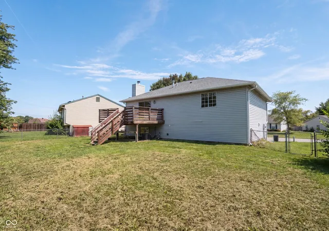 Photo 4 of Single family home for sale at 71 Westridge Pl, Greenwood, IN 46142 | MLS# 22127409 | Listing updated on 2026-09-22